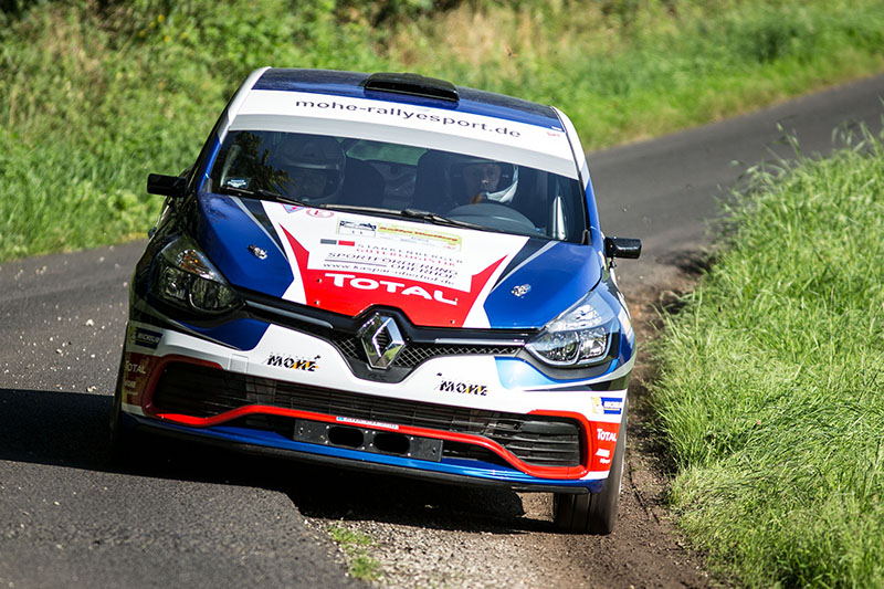 Carsten Mohe erobert bei der ADAC Cosmo Rallye Wartburg im Renault Clio R3T Platz drei in der Division 4