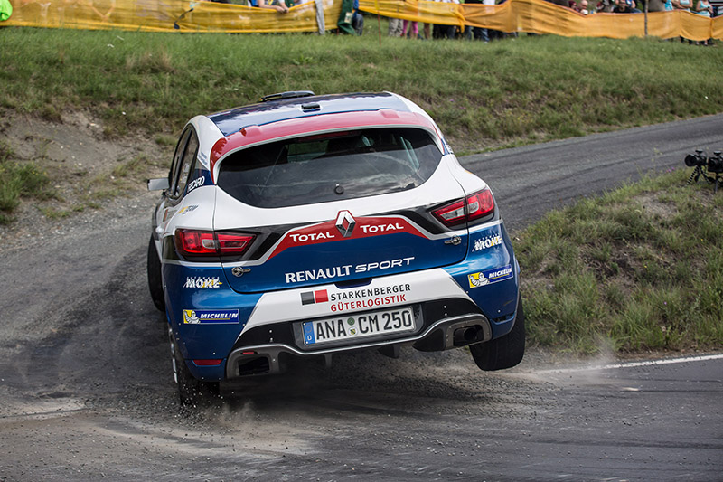 Renault Clio R3T-Pilot Carsten Mohe fiebert dem Start bei der Rallye Niedersachsen entgegen Renault Clio R3T-Pilot Carsten Mohe fiebert dem Start bei der Rallye Niedersachsen entgegen