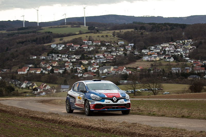 Renault Clio R3T-Duo Carsten Mohe/Alexander Hirsch will bei der Hessen-Rallye die Führung im Rallye Masters ausbauen Renault Clio R3T-Duo Carsten Mohe/Alexander Hirsch will bei der Hessen-Rallye die Führung im Rallye Masters ausbauen