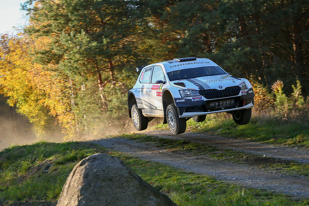 Überraschend stark: Carsten Mohe verpasst im Skoda Fabia Rally2 evo das Podium der Lausitz-Rallye nur knapp