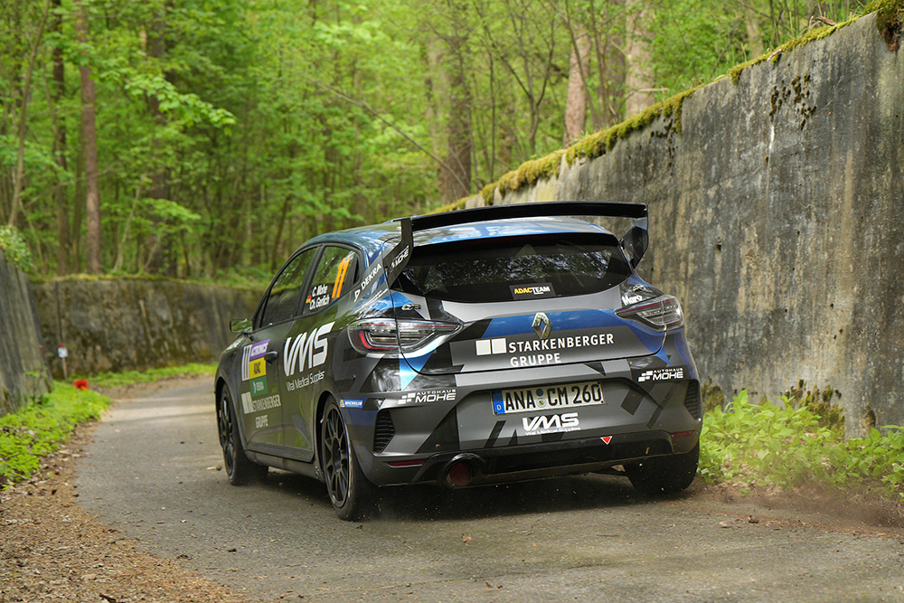 DRM-Rallye Sulingen: Carsten Mohe auch mit neuem Copiloten wieder erster Jäger der Rally2-Meute