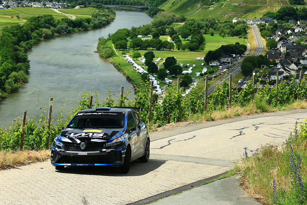 Rallye Mittelrhein: Carsten Mohe kämpft sich mit viel Spaß auf Platz 9 der Gesamtwertung Rallye Mittelrhein: Carsten Mohe kämpft sich mit viel Spaß auf Platz 9 der Gesamtwertung