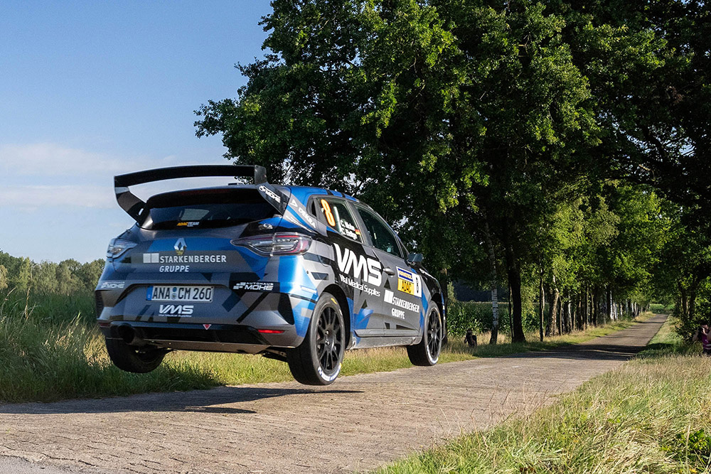 Renault Clio Rally3-Pilot Carsten Mohe peilt an der Ostsee gutes Ergebnis als gelungenen Abschluss einer erfolgreichen Saison an Renault Clio Rally3-Pilot Carsten Mohe peilt an der Ostsee gutes Ergebnis als gelungenen Abschluss einer erfolgreichen Saison an
