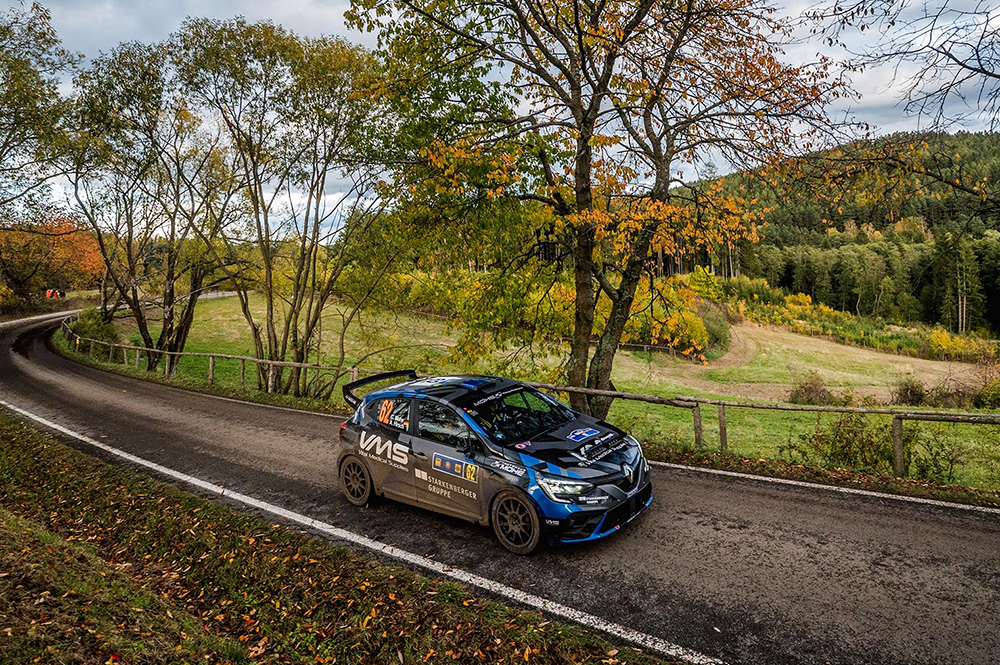 Carsten Mohe und Beifahrer Alexander Hirsch blicken der Rallye Erzgebirge und dem DRM-Saisonauftakt hochmotiviert entgegen Carsten Mohe und Beifahrer Alexander Hirsch blicken der Rallye Erzgebirge und dem DRM-Saisonauftakt hochmotiviert entgegen